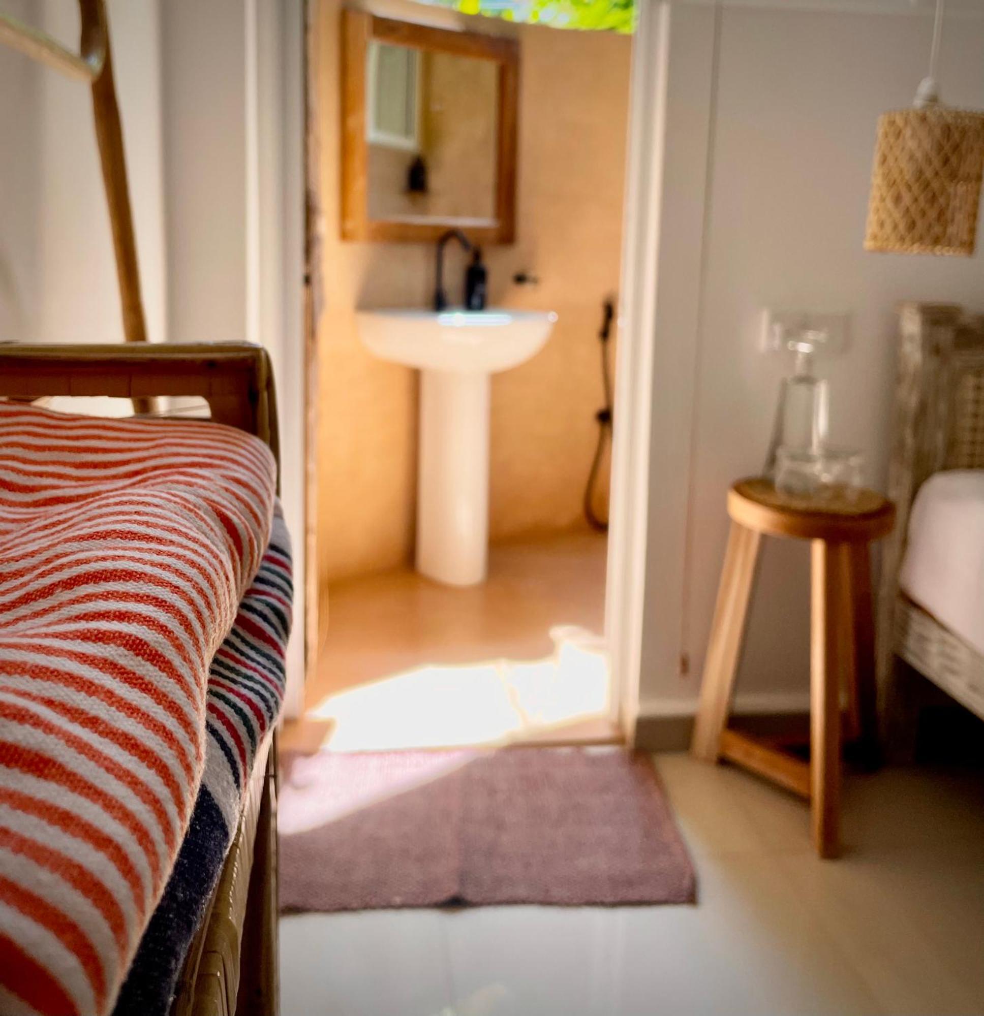 The Yard Hiriketiya Hotel Dickwella Room photo